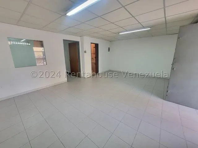 Jg Cod Flex 25-3879 Se Alquila Estupendo Local A Pie De Calle En Santa Mónica Negociable