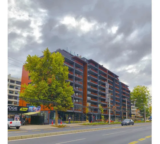 Excelente Local Comercial En Avda Las Condes
