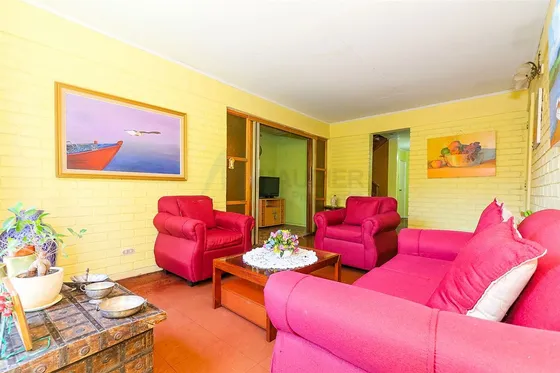 Casa En Venta De 5 Dorm. En Las Condes