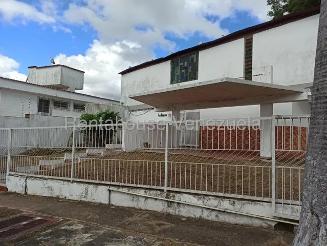 Agp Casa En Venta En El Cafetal, En Calle Cerrada Con Jardines 25-19269 Ys 