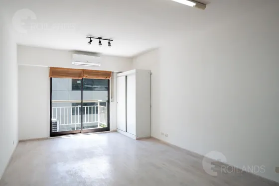 Venta Departamento Monoambiente Con Balcón Y Cochera En Recoleta