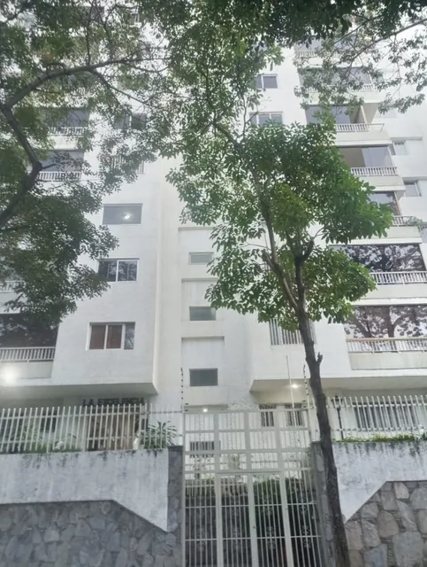 La Urbina Calle 12 Con Calle 14 Excelente Apartamento En Venta De 4 Hab, 3 Baños, 2 Puestos Y Maletero. Az