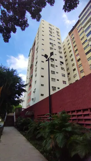 Apartamento En Venta En Res. Parque Prebo, Valencia Edo Cara