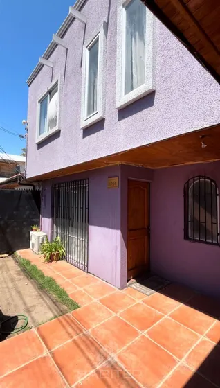 Casa En Venta De 4 Dorm. En Curicó