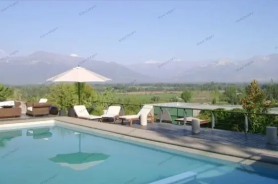 Casa En Pirque. En Venta