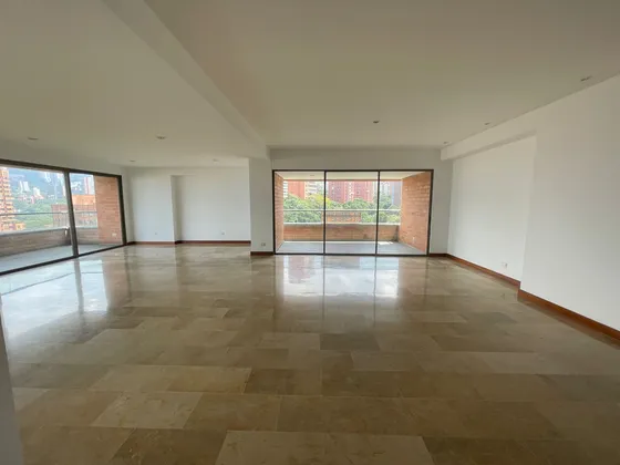 Apartamento En Arriendo Poblado 643-8210944