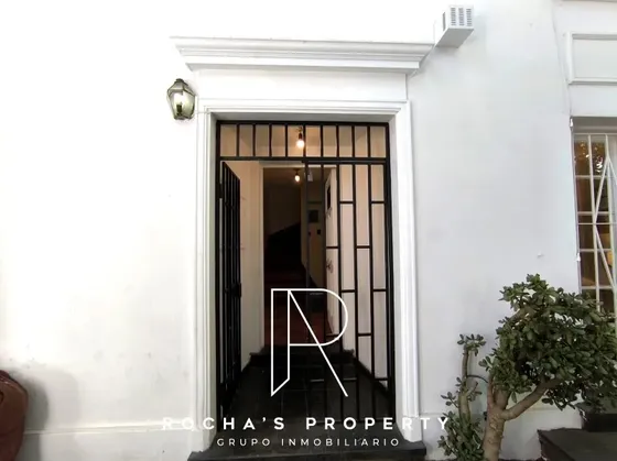 Casona En Arriendo En Providencia 4d+3b