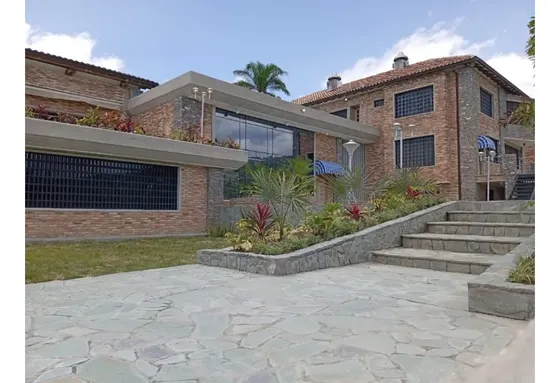Vendo Quinta 883m2 La Lagunita Country Club 1315