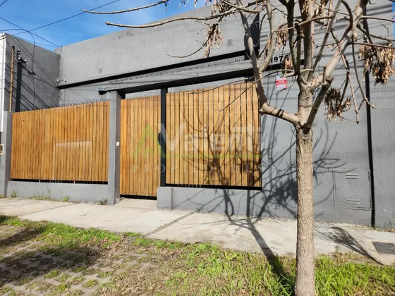 Casa En Venta 2 Ambientes Moderna Con Quincho, Hurlingham