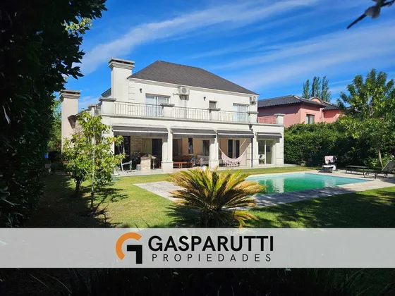 Casa En Venta En Septiembre Con Pileta!