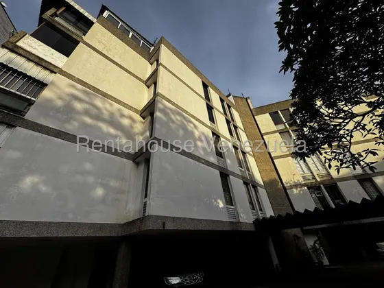 Apartamento En Venta En Las Mercedes A Una Cuadra Del Tolon Vp 26-20196