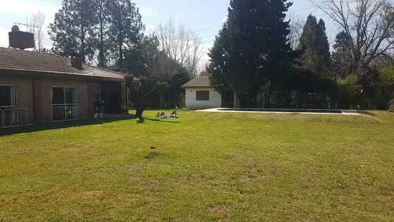 Casa En  Venta - Tortuguitas - 3 Dormitorios - Jardin Y Pileta