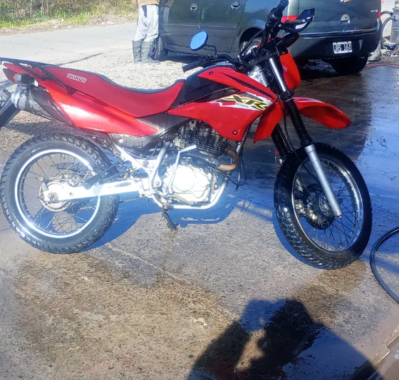 Moto Xr 125 Color Roja Y Negra Exelente Estado Funciona