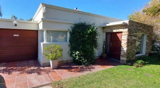 Casa En  Venta En El Barrio Barrancas De San Benito, Chapadmalal.