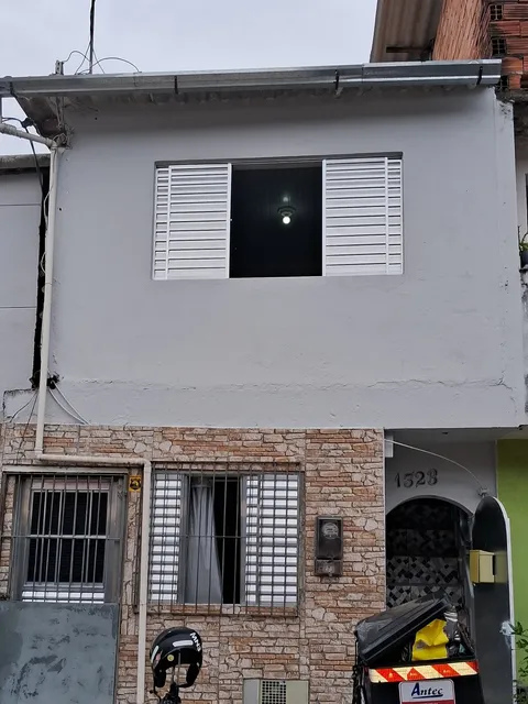 Casa 04 Cômodos E Alguns Móveis Novos. Saia Do Aluguel, Veja