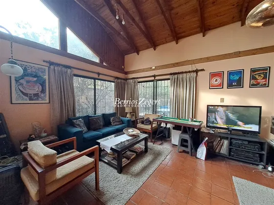 Casa Venta, Gran Terreno, 4 Dorm. Más Servicios, Las Condes