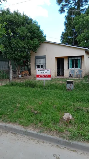 Venta Casa Con Amplio Jardín Con Arboleda Lote 394 M2 / En Capilla Del Señor