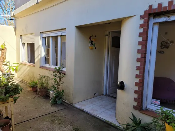 Venta Ph 4 Ambientes Con 2 Patios. Sin Expensas. Zona Pompeya