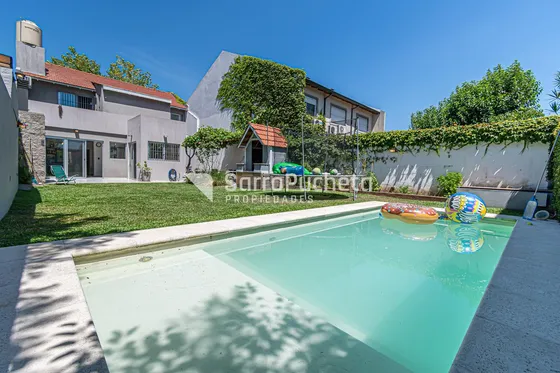 Venta Casa 5 Ambientes Con Piscina Y Cochera En Haedo.