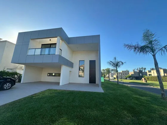Casa En  Barrio Magna