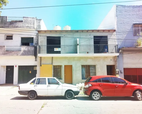 Venta De Monoambiente  Divisible Con Balcón 
