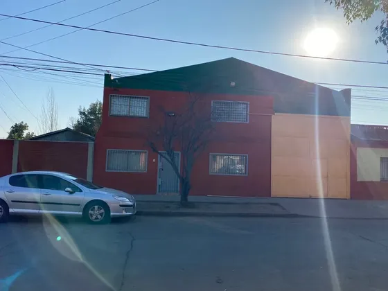 Bodega, Galpón, Oficinas Y Vivienda.