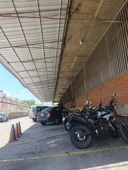 Lote De Galpones/pisos Industriales La California Sur | 242m2 A 1000m2. (a.v)