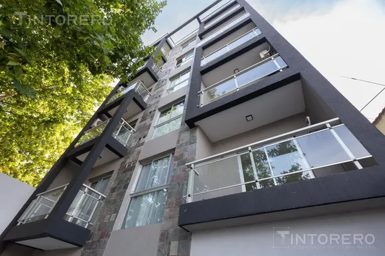 Venta Departamento 2 Ambientes Balcon Al Frente En Santos Lugares. Permuta