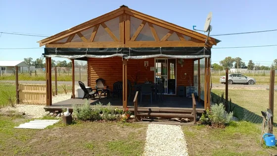 Casa En Alquiler - 2 Dormitorios 1 Baño - 100mts2 - Abasto