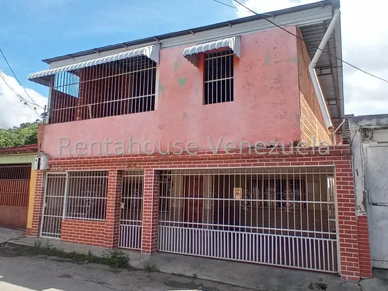 Casa En Venta En El Limon Sector Valle  Verde Maracay  Rah #25-8365 Meglisf