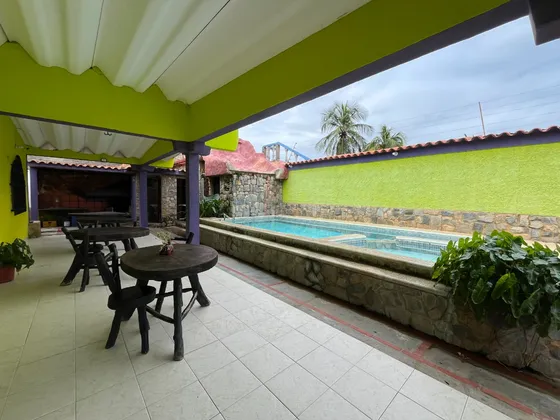 Vendo Posada De 500 M2, Ref. 120.000 - Chichiriviche, Estado Falcón