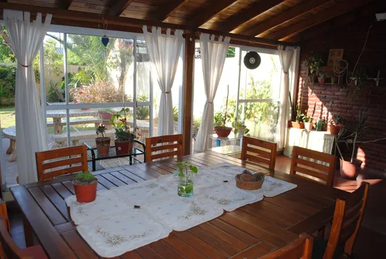 Venta De Casa En Quilmes Con Cochera Patio Quincho 
