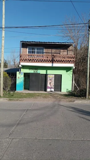 Casa En Venta - 2 Dormitorios 1 Baño - Local - Departamento - 895mts2 - Guernica