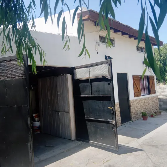 Casas En Venta - 4 Dormitorios 2 Baños - Cochera - 255mts2 - Mar Del Tuyú 