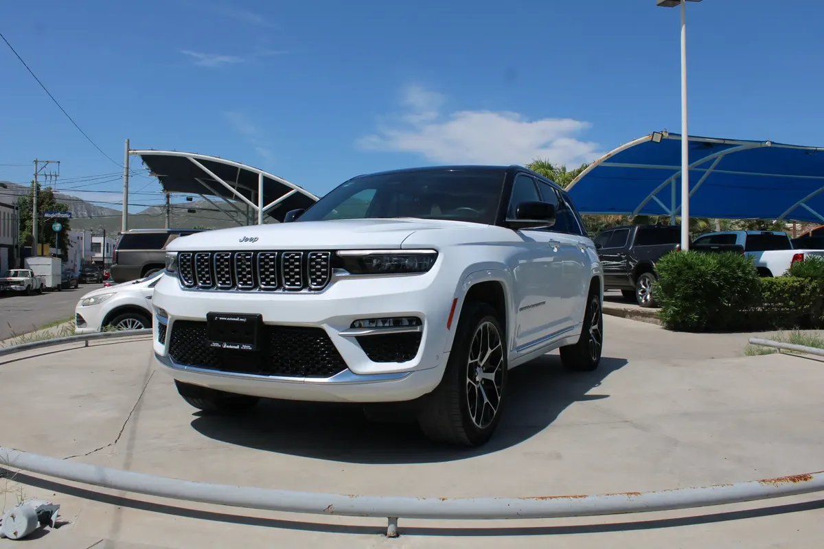Jeep Grand Cherokee 5 pts. Summit Reserve, 3.6l, TA, piel premium, RA-21, 4x4