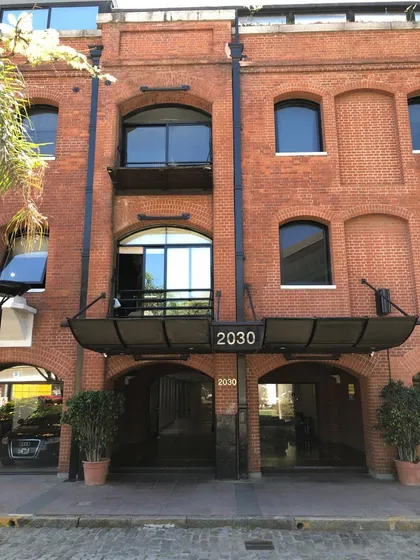 Oficina En  Puerto Madero -  130m2 - Cochera Fija