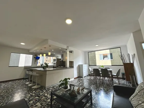 Bello Y Remodelado Apartamento En Alquiler En Los Palos Grandes Mls 25-20130 Ab 