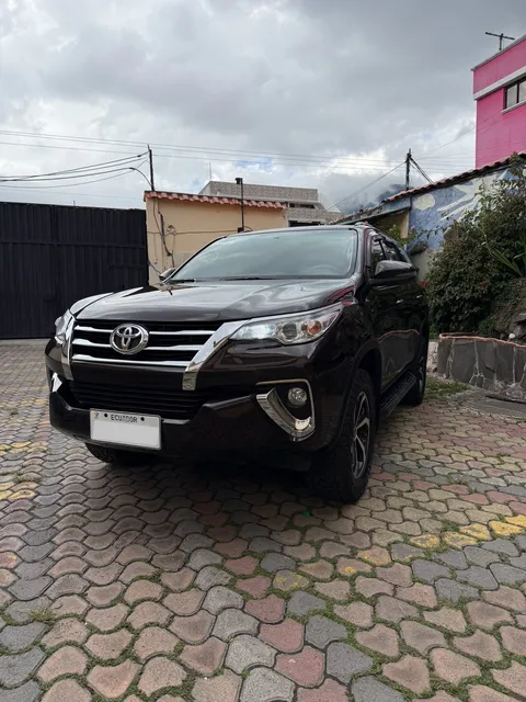Toyota Fortuner 2.7 Manual