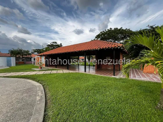 Luis Quiroz Vende Casa En Valle De Oro San Diego, Conj. Cerrado Con Vigilancia 24/7 Pozo Piscina Caney Para Reuniones  Lq 25-22225