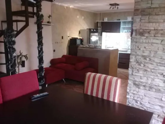 Casa Más 2 Departamentos Al Frente Con Cochera  Escritura Cerca Acceso Oeste Permuta