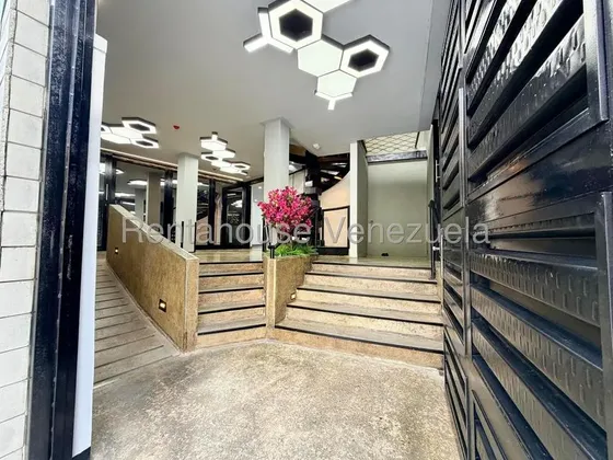 Nb Casa En Venta En San Roman Totalmente Remodelada Para Uso Como 26-16706
