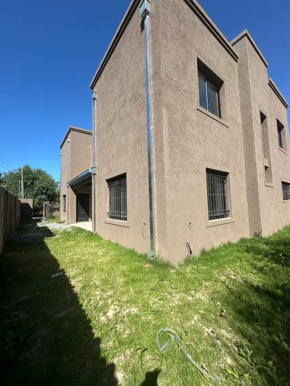 Duplex Tipo Ph En Condomio Abierto Pilar