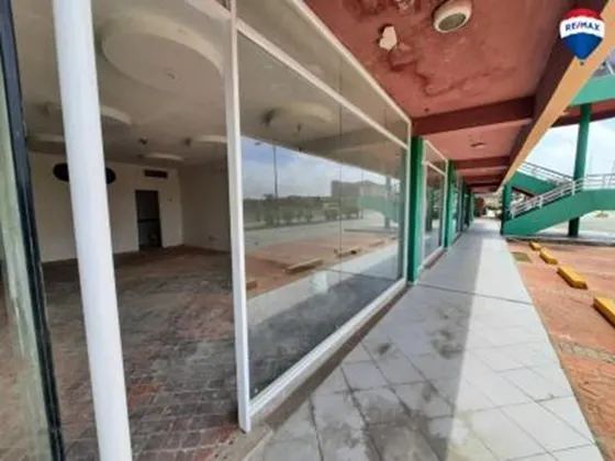 En Venta Local Comercial Centro Comercial Caribbean, Tucacas, Falcon