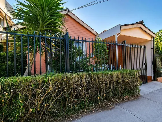 Se Vende Casa Aislada En Lomas De Eyzaguirre 3d 1b