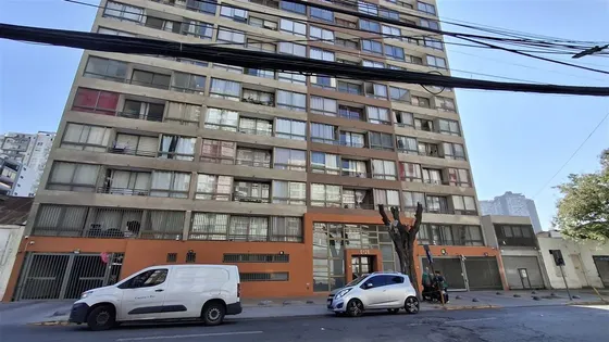 Departamento En Venta De 2 Dorm. En Estación Central