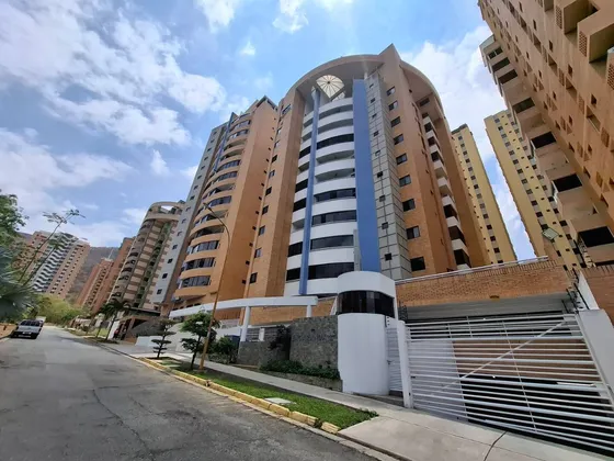 T.r. Alquila Apartamento Amoblado En La Urbanizacion La Trigaleña Parte Alta  Cod. 25296
