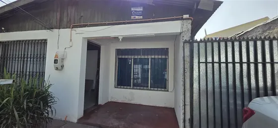 Casa En Venta De 3 Dorm. En Peñalolén / Para Comercio