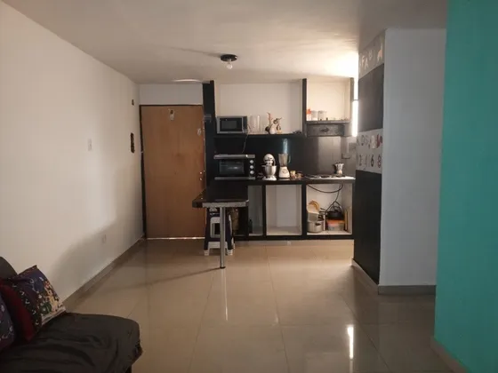 Se Alquila Apartamento En Urb Paraparal. Residencias Roraima. Semi-amoblado (yb)