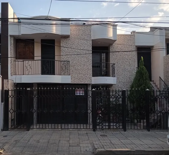 Se Arrienda Casa De 2 Pisos.barrio 12 De Octubre. Valledupar