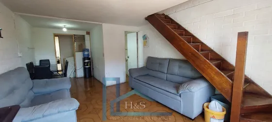 Se Vende Casa 2d-1b En Portales Maipú. Pasaje Tirteo.
